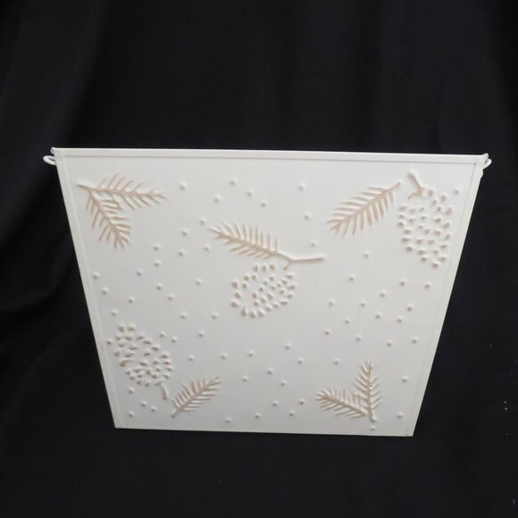 NEW HALLMARK METAL CHRISTMAS GREETING CARD HOLDER TABLE OR WALL PINECONE PATTERN - Picture 8 of 10